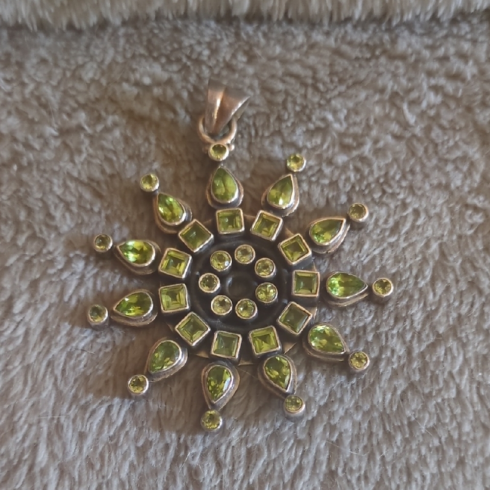Vtg Sterling Silver Peridot Sunburst Pendant